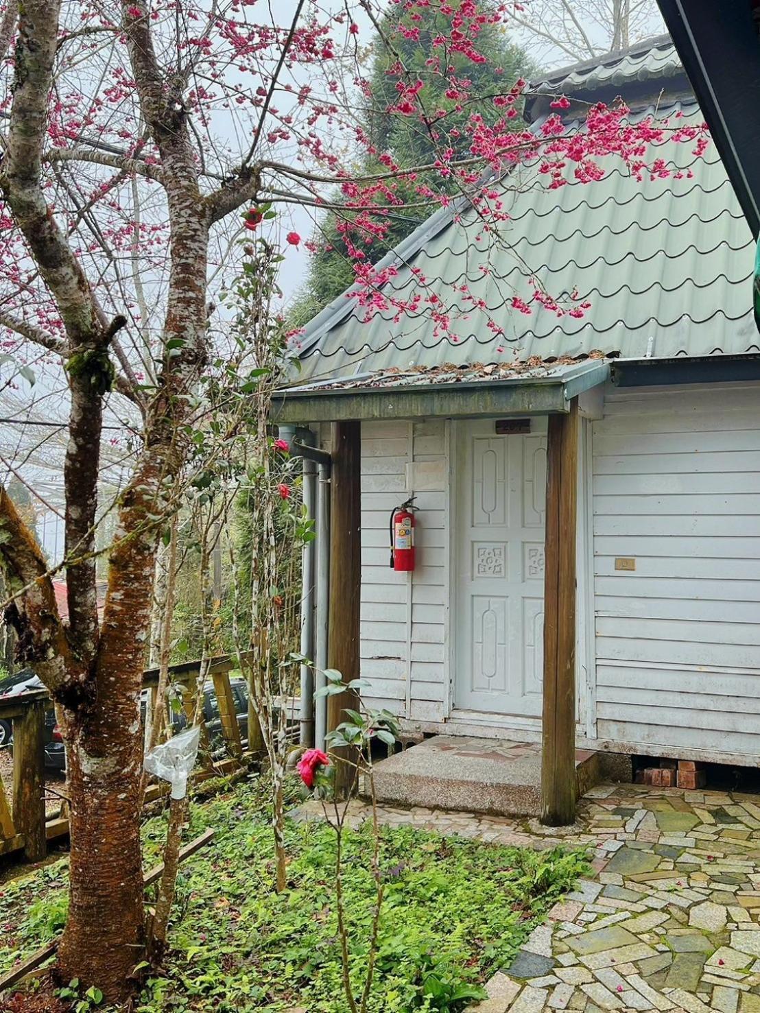 Villa Gemlu Lugu Exterior foto