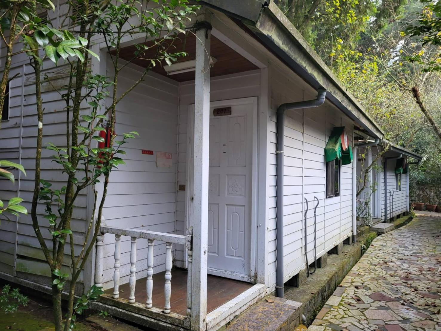 Villa Gemlu Lugu Exterior foto